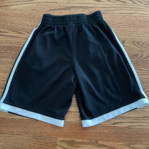 Boys medium (10/12) Adidas athletic/soccer shorts - Picture 2 of 4